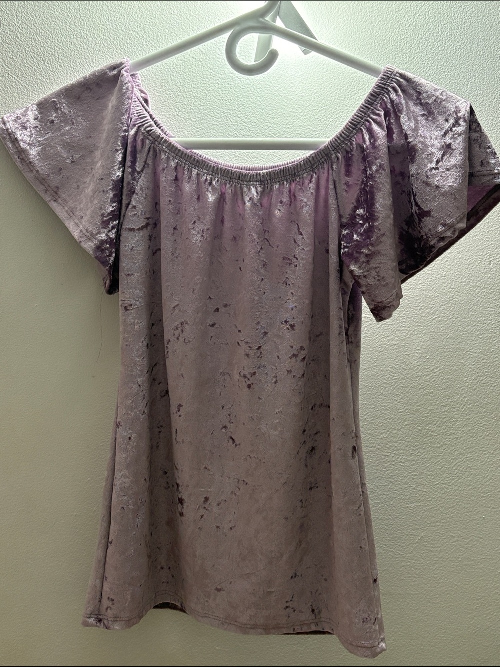 Potter's Pot Lilac Crushed Velvet Off-Shoulder shirt purple reflective
